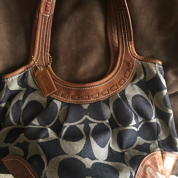 Coach purse - Picture 2 of 2